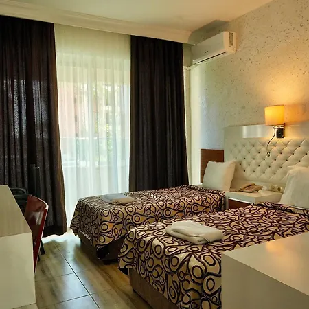Otel Club Monte Carlo 4*